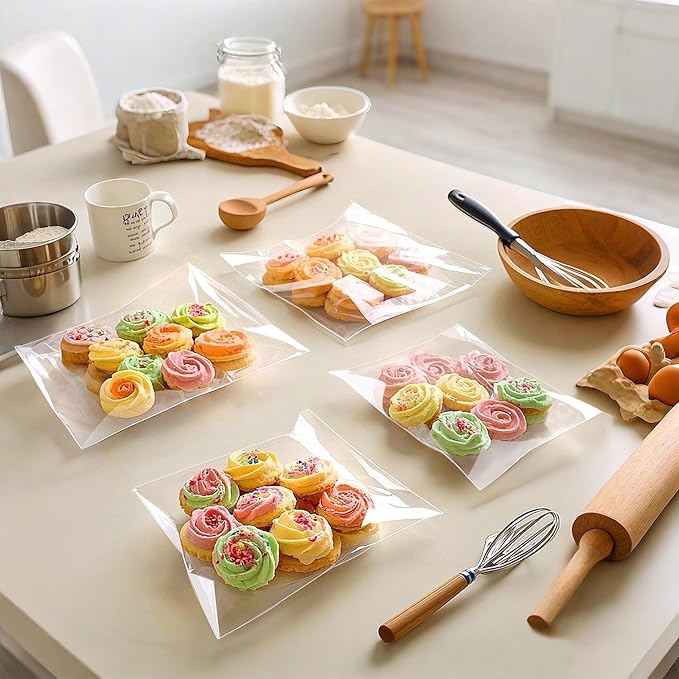 PigPotParty 6''x 9" Clear Plastic Cellophane Gift Wrap Bags, 100 Pcs Small Self Sealing Cookie Bags for Gift, Party favor, Candy, Treat, Goodies, Snack, Self Adhesive Resealable